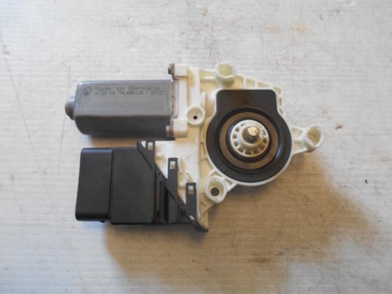 Motor Elevador Vidro Trás Direito VW Golf IV 1998 MEV136